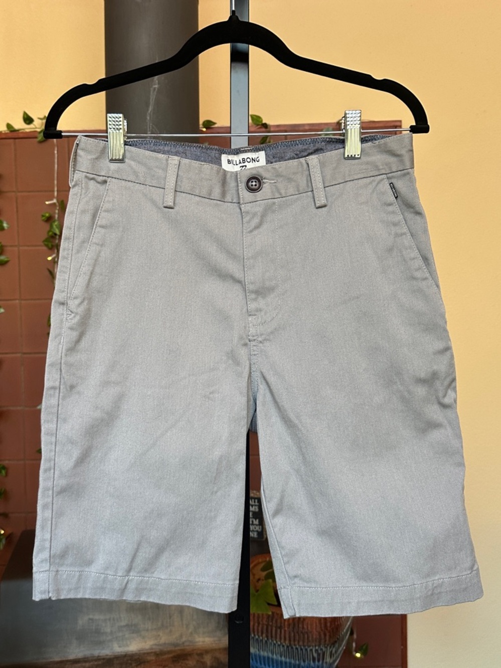 #280- Billabong Men's Light Gray Flat Front Shorts